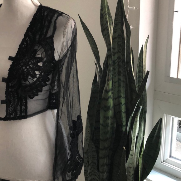 Mesh laced cover up - Picture 2 of 6